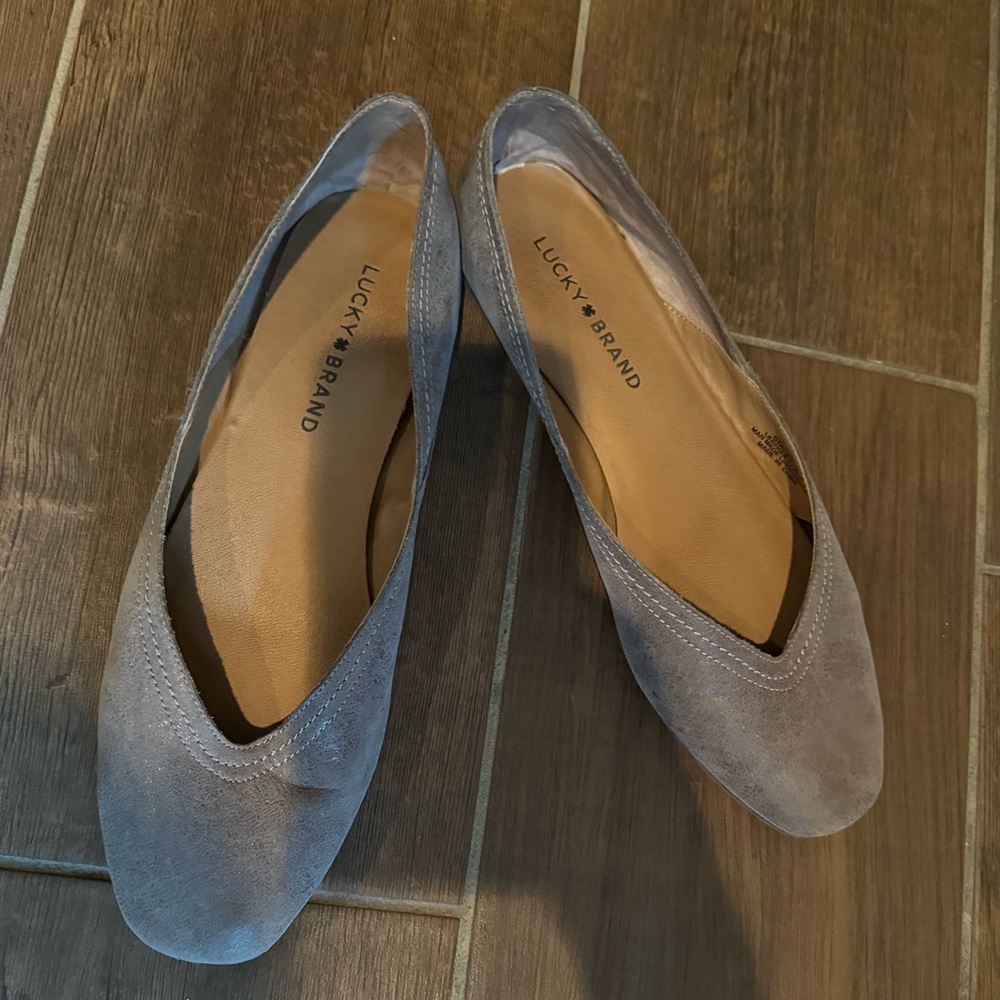 Lucky Brand size 8 flats